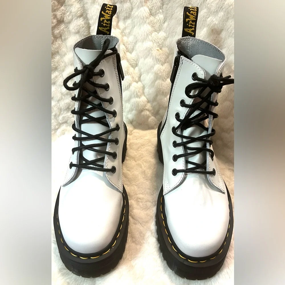 NEW Dr. Martens Jadon White Platform boots women’s size 7/ men’s size 6 - Picture 3 of 9